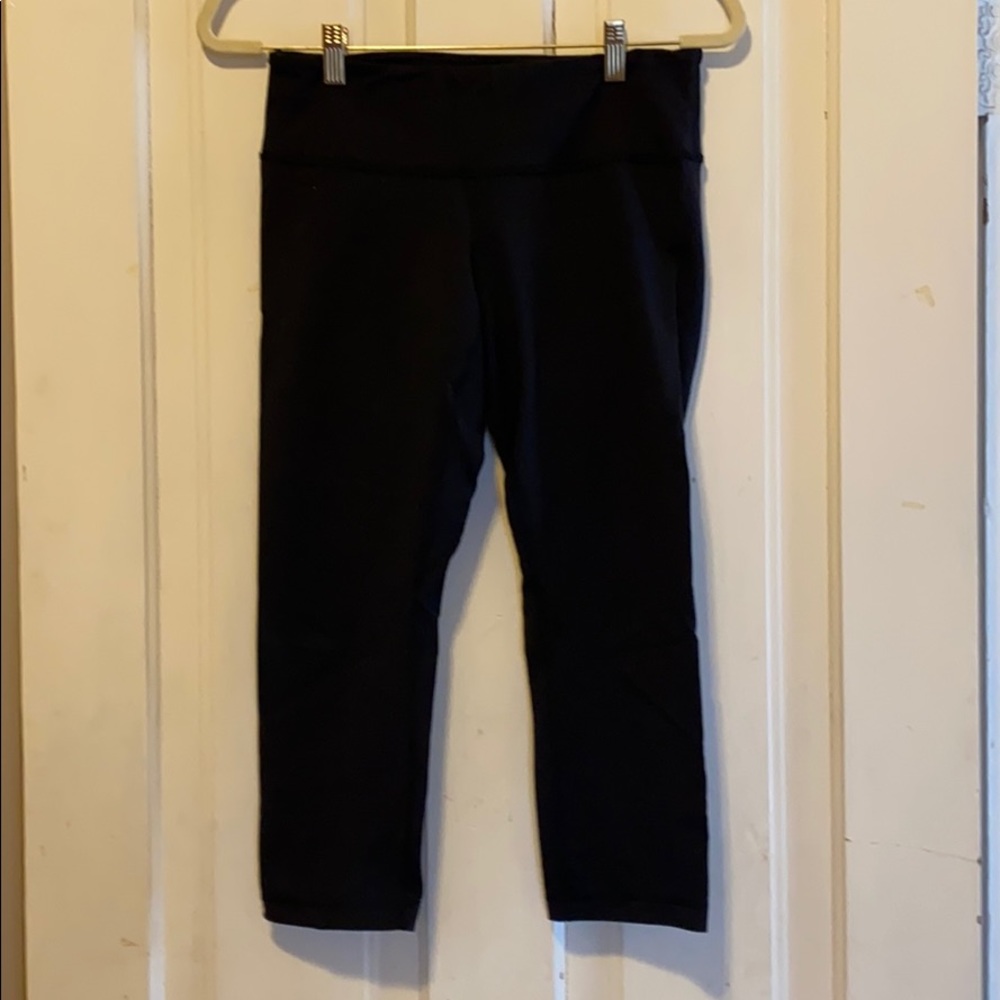 Lululemon cropped black leggings